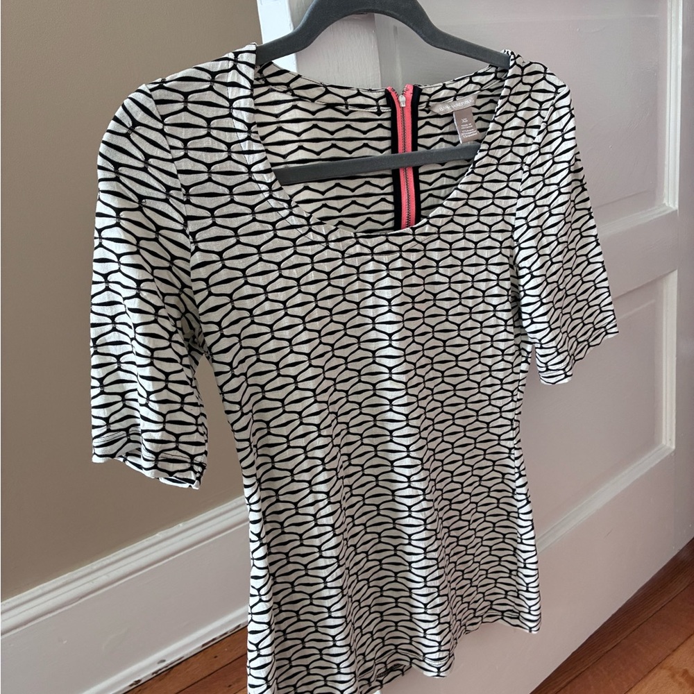 Banana Republic Geometric Black and White Blouse